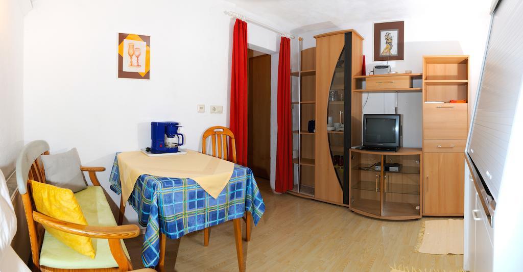 Haus Steinroeschen Apartment Seefeld in Tirol Room photo
