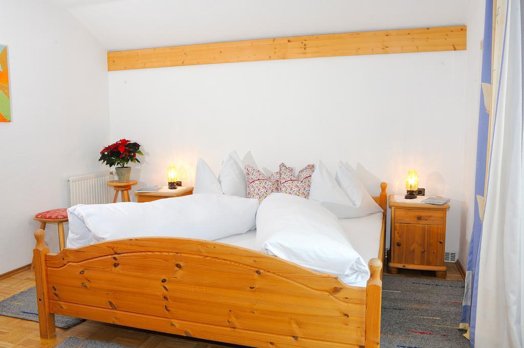 Haus Steinroeschen Apartment Seefeld in Tirol Room photo