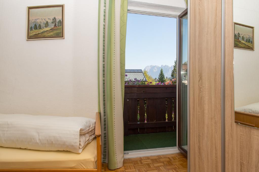 Haus Steinroeschen Apartment Seefeld in Tirol Exterior photo